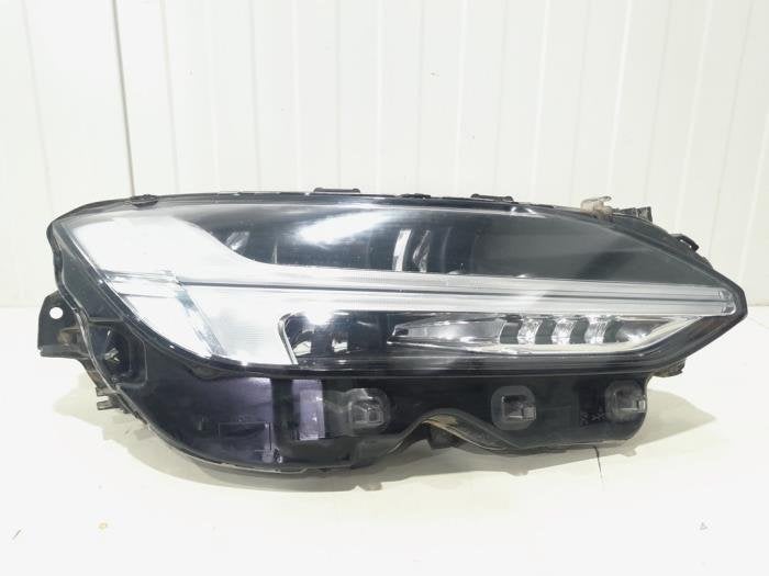 Koplamp rechts van een Volvo V90, Gebruikt, -, -, Ophalen of Verzenden