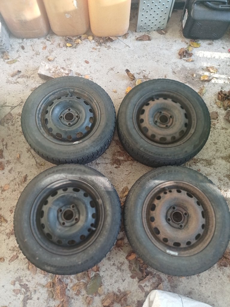 Pneu hiver 175/70 R14 84T, Autos : Pièces & Accessoires, Pneus & Jantes, 14 pouces, Pneus et Jantes, Pneus hiver, 175 mm