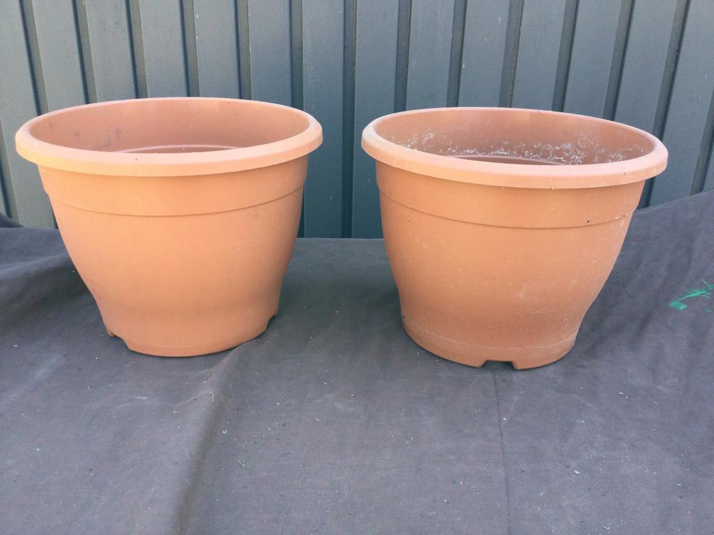 2 bloempotten kunststof - Diameter 24,50 Hoogte 20,50, Tuin en Terras, Ophalen of Verzenden, Zo goed als nieuw, Kunststof
