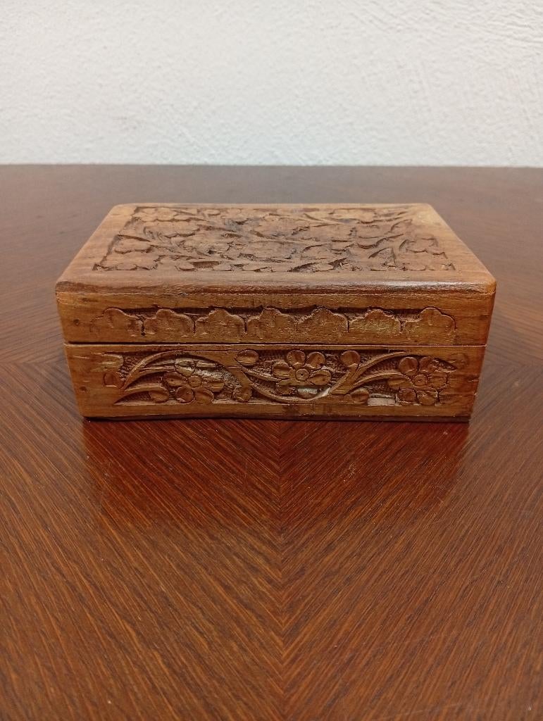 Vintage Handgesneden Houten Sieradenkistje – Blauwe Voering, Antiek en Kunst, Ophalen of Verzenden