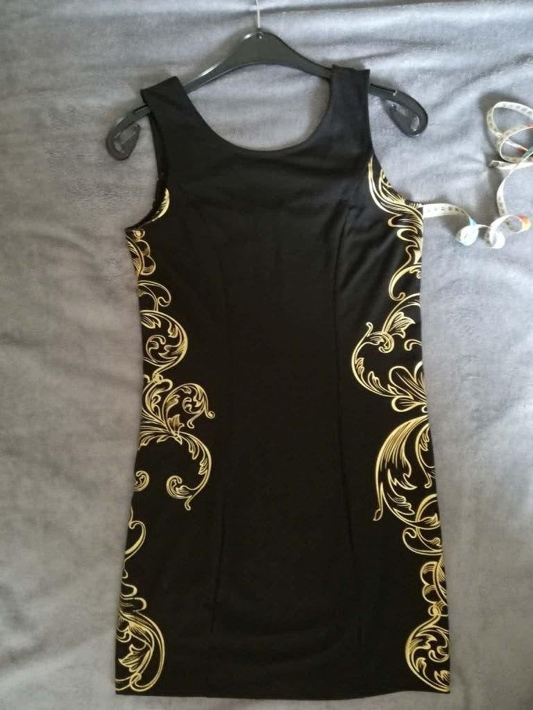 Jurk met goudkleurige motieven, om te feesten, Zwart, Maat 42/44 (L), Ophalen of Verzenden, Zo goed als nieuw