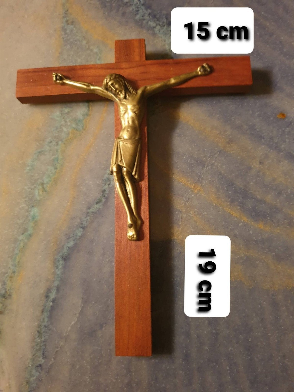 Crucifix, Collections, Enlèvement