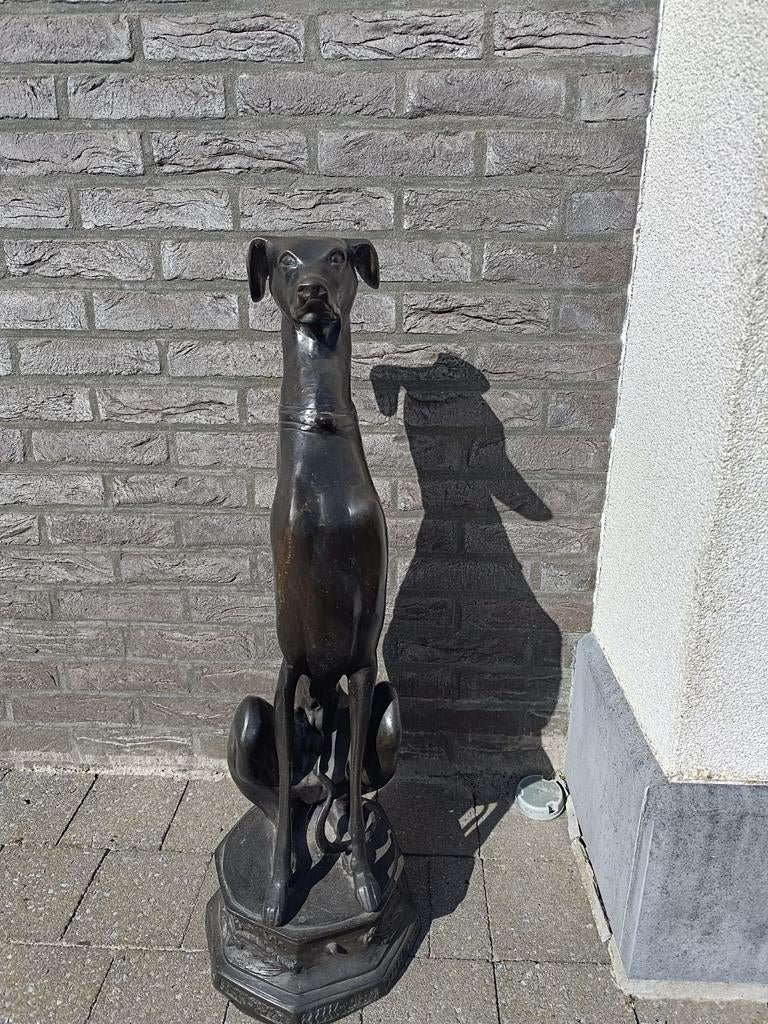 Groot bronzen beeld, Enlèvement