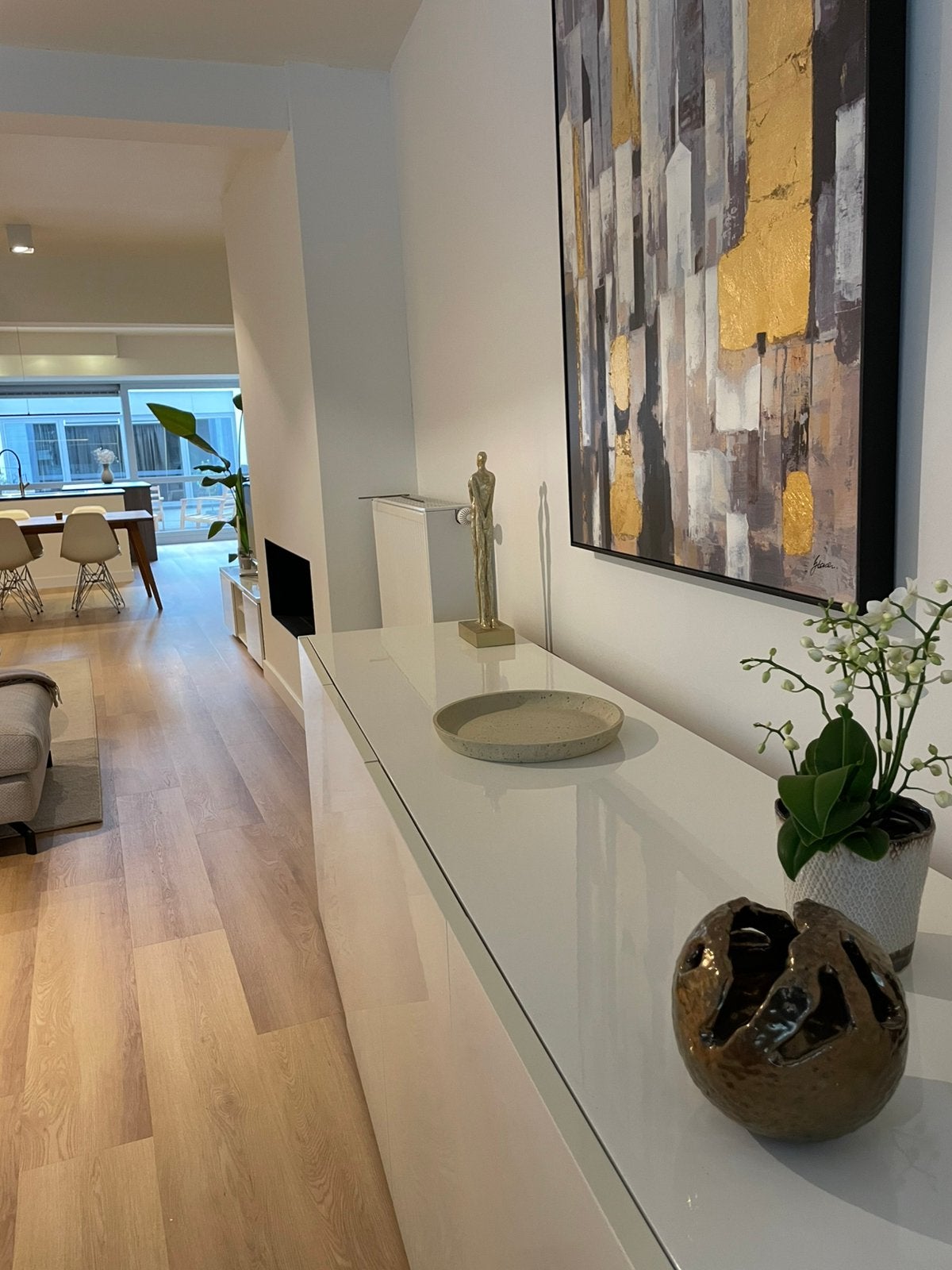 Strak wit dressoir (210 cm) – Greeploos & modern design, Huis en Inrichting, Kasten | Dressoirs, Ophalen, 200 cm of meer, Modern