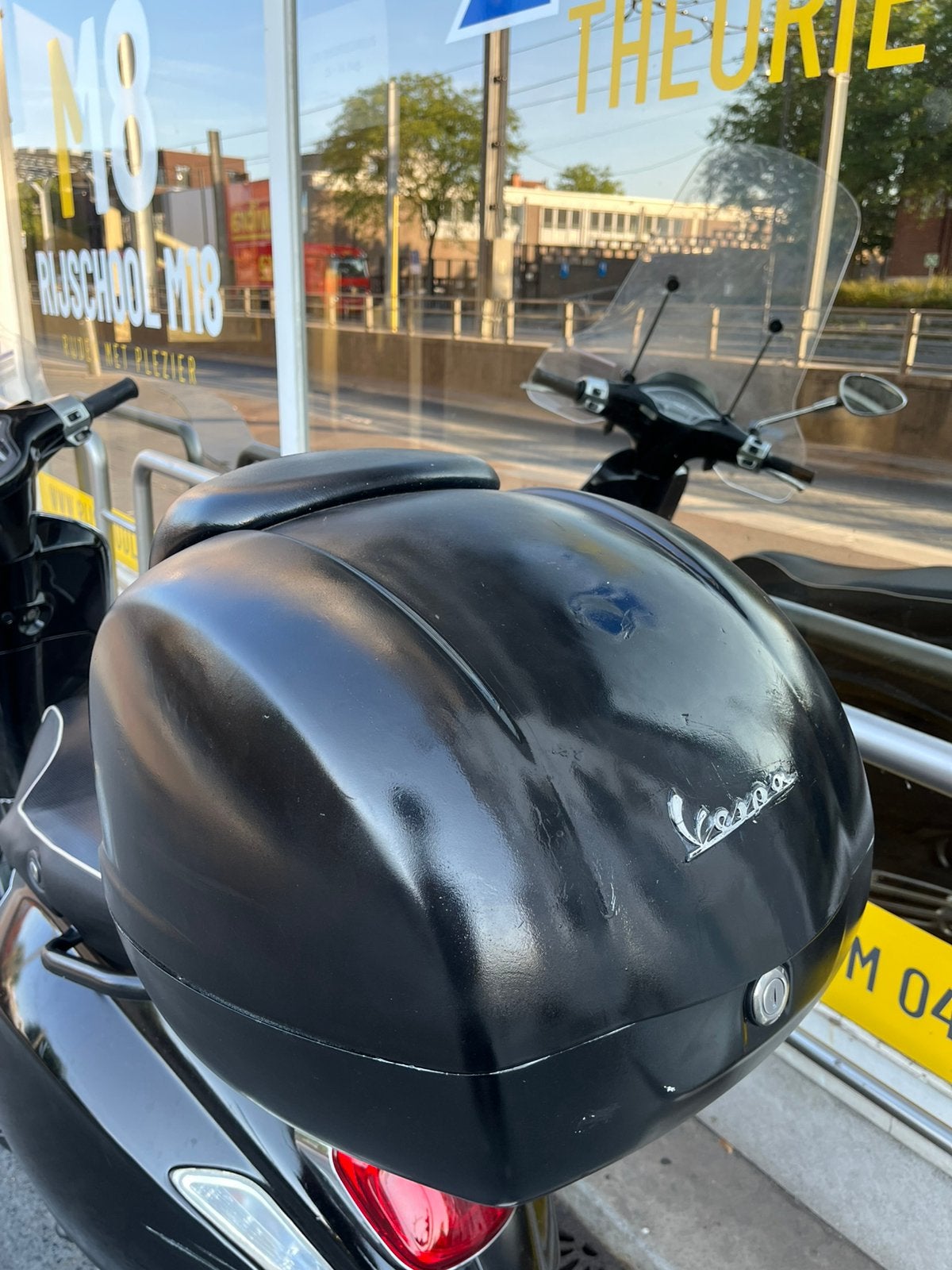 Vespa topkoffer, Fietsen en Brommers, Scooters | Vespa, Ophalen, Zo goed als nieuw