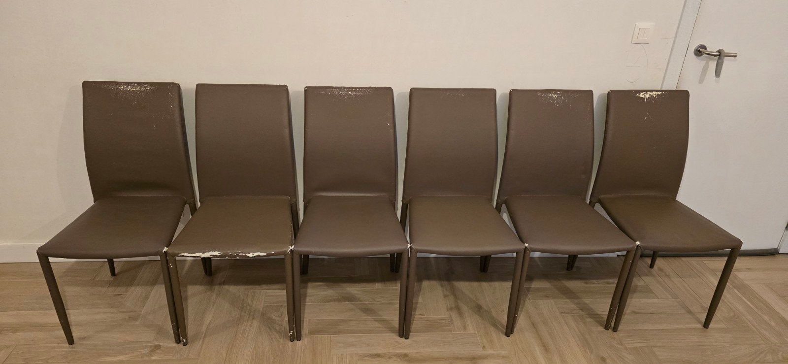 6 chaises de salle à manger gratuites, Maison & Meubles, Enlèvement