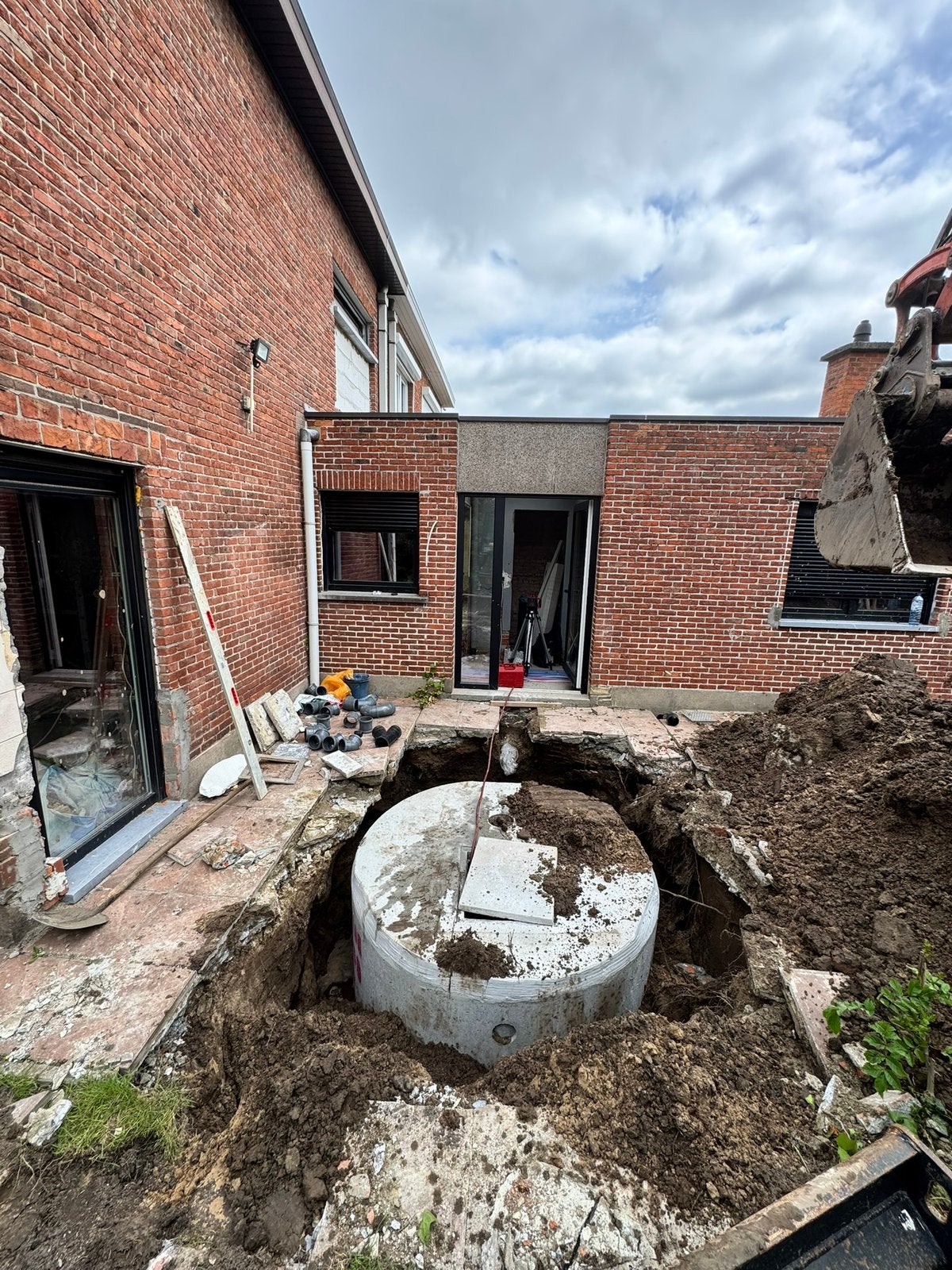 Septische put en regenwatertank, Ophalen, Zo goed als nieuw