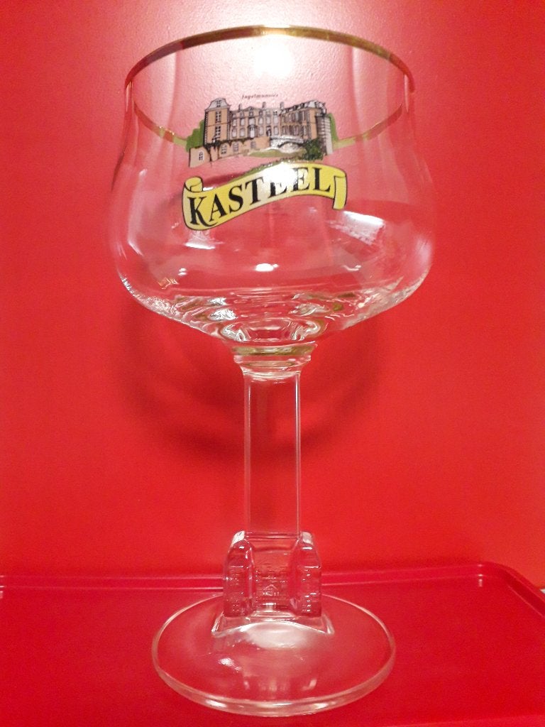 NIEUW glas voor kasteelbier met speciale voet, Verzamelen, Ophalen, Nieuw, Glas of Glazen, Overige merken