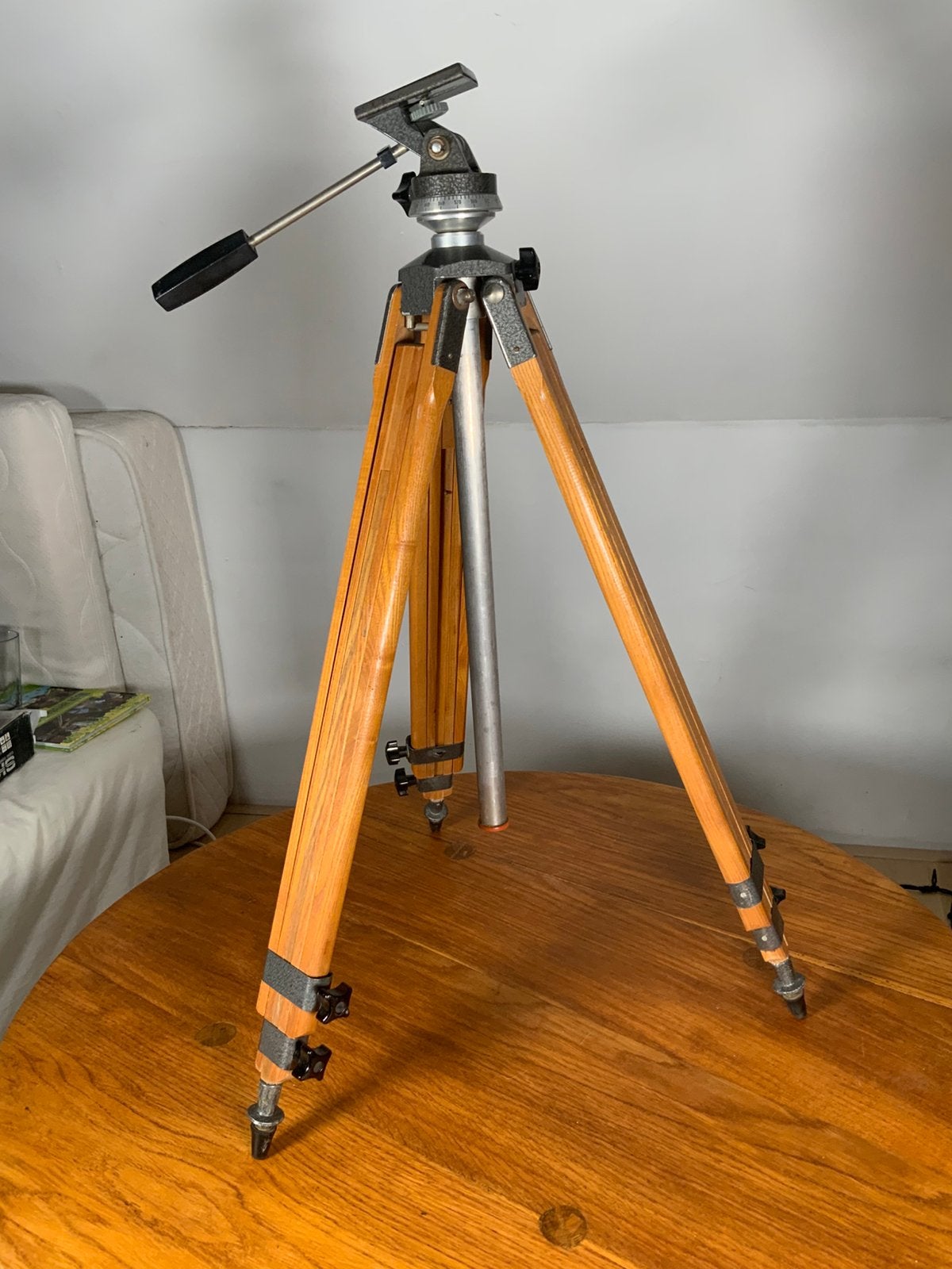 Vintage houten statief, Audio, Tv en Foto, Fotografie | Statieven en Balhoofden, Ophalen, Gebruikt, Driepoot
