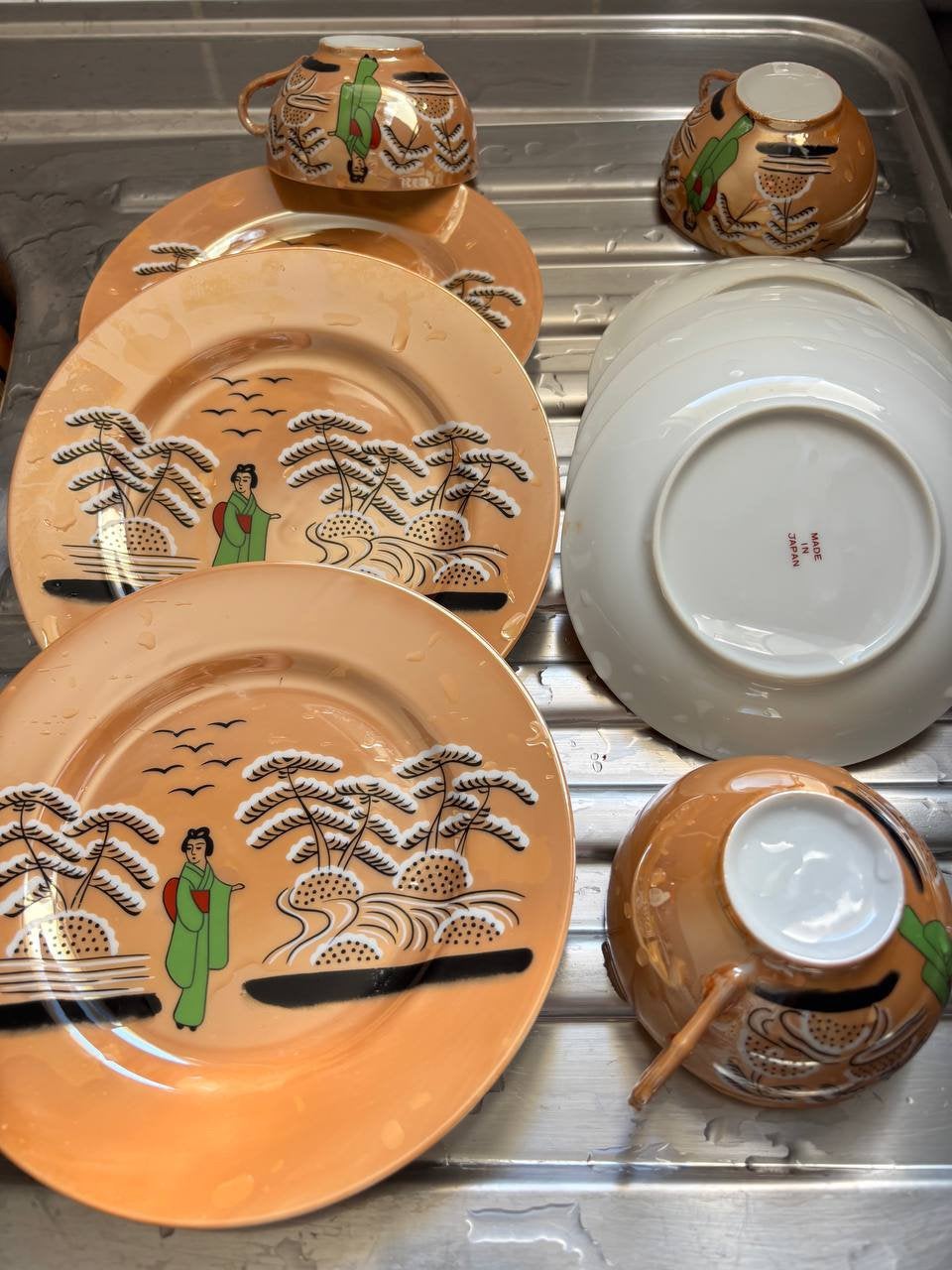 Een servies zonder twee kopjes, gemaakt in Japan, Antiek en Kunst, Antiek | Servies compleet, Verzenden