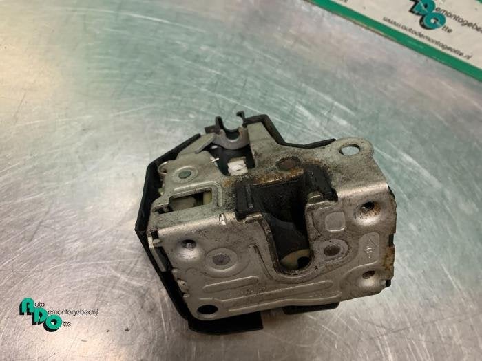 Serrure portière mécanique 2portes gauche d'un Renault Cli, Renault, -, 3 mois de garantie, Utilisé