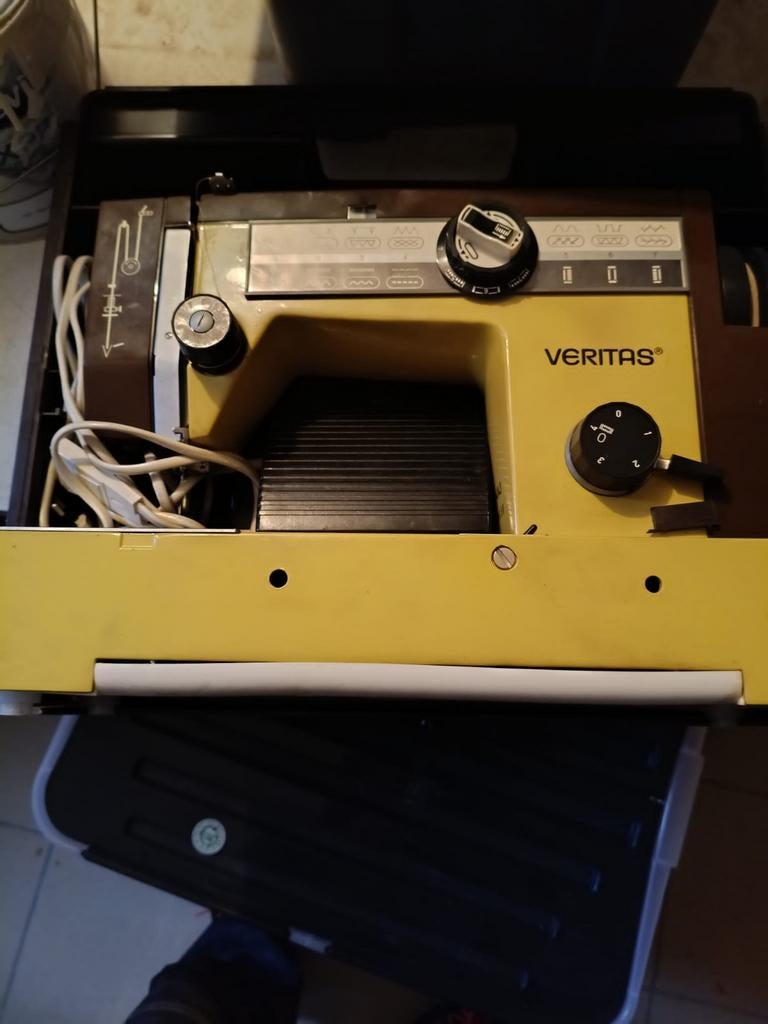 Machine à coudre Veritas vintage, Hobby & Loisirs créatifs, Enlèvement, Machine à coudre
