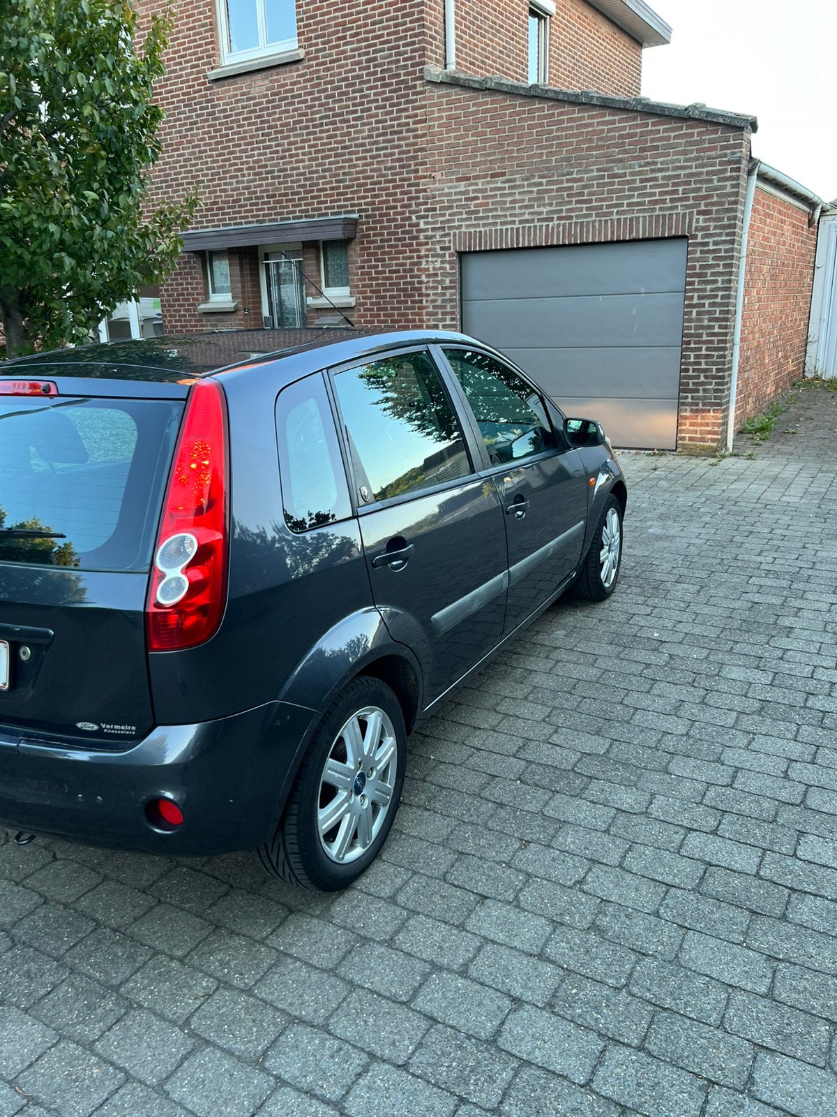 Ford Fiesta 1.4 benzine Ghia uitvoering, Veel opties, Auto's, Elektrische ramen, Leder, Particulier, Euro 4