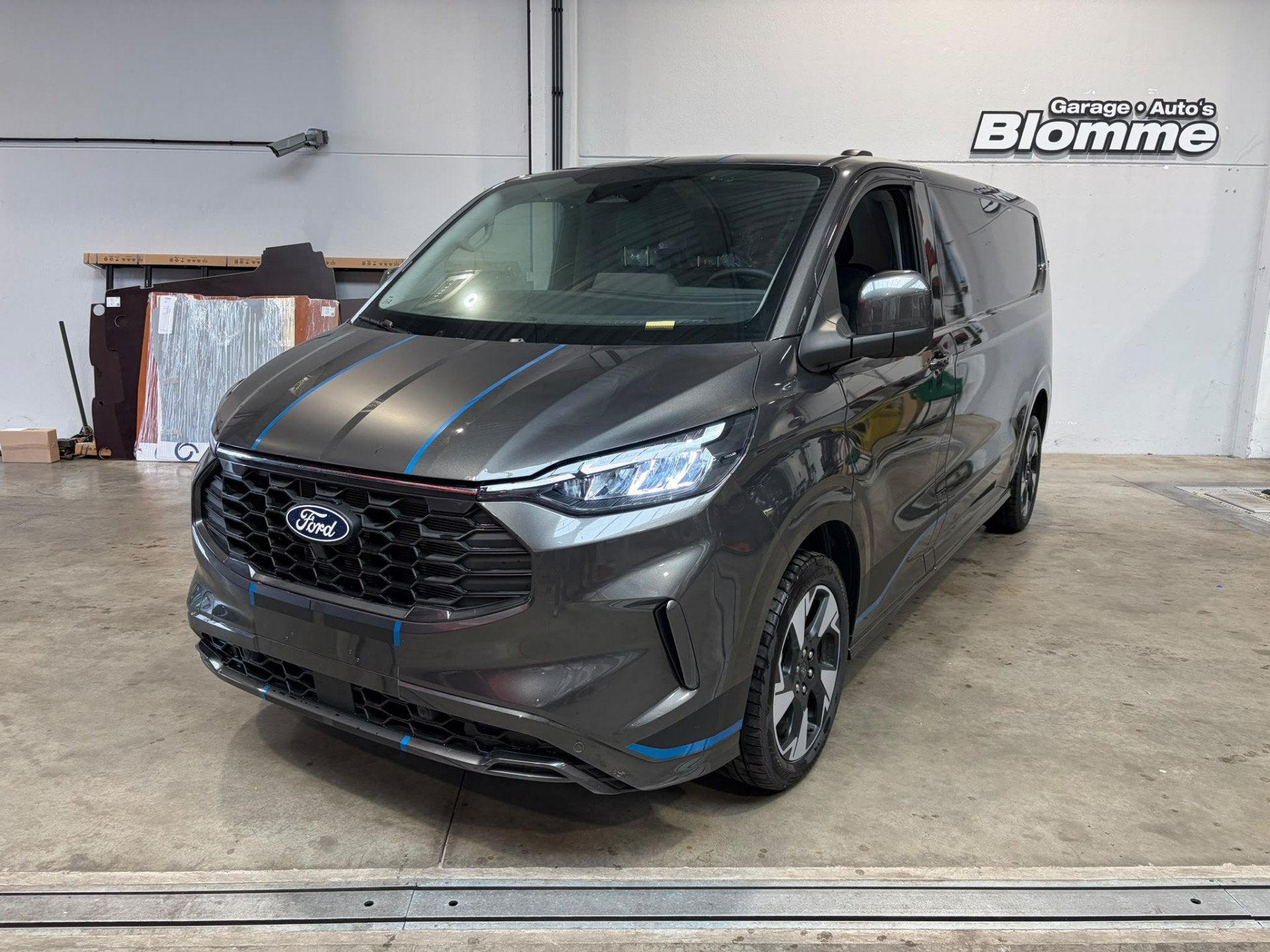 Ford Transit Custom SPORT 320 2.0 TDCI L2H1 NIEUW 5 jaar fab, Auto's, Dealer onderhouden, Gebruikt, Euro 6, 4 cilinders