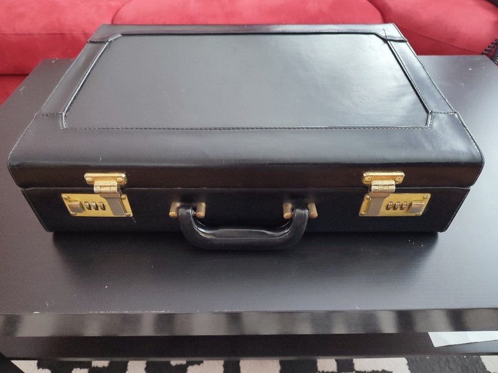 Mallette attaché case cuir vintage, Bijoux, Sacs & Beauté, Valises, Moins de 35 cm, Enlèvement, Utilisé, Moins de 50 cm