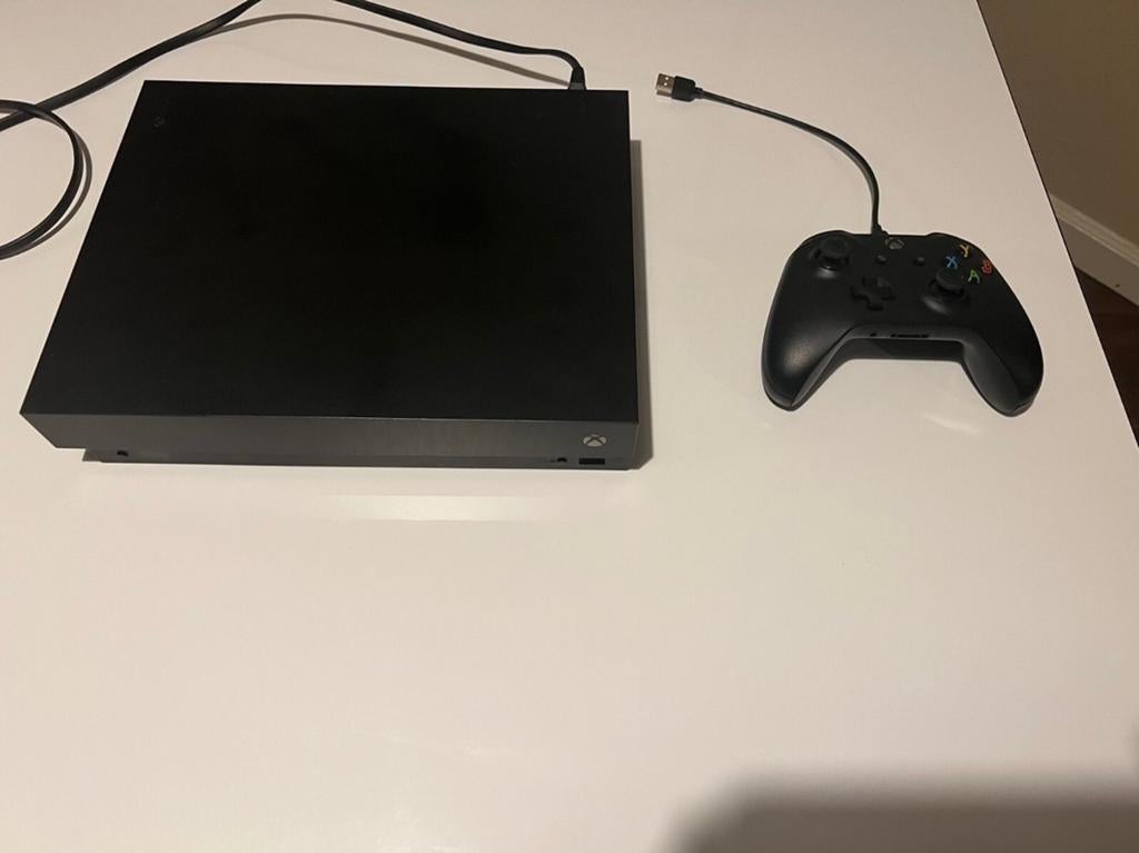 Xbox one x, Games en Spelcomputers, Spelcomputers | Xbox One, Ophalen, Zo goed als nieuw, Xbox One