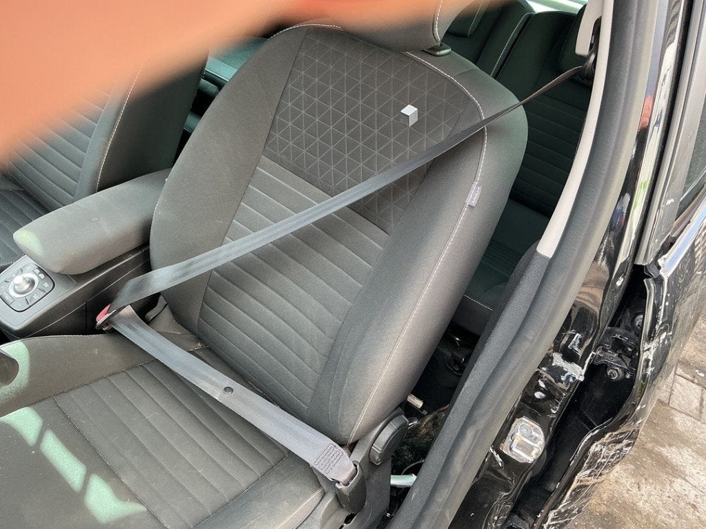 CEINTURE DE SECURITE AVANT GAUCHE Renault Scénic III (JZ), Renault, Utilisé, Peter-Huppertz-Straße 5
51063  Köln, DE, Dialog.deutschland@renault.de