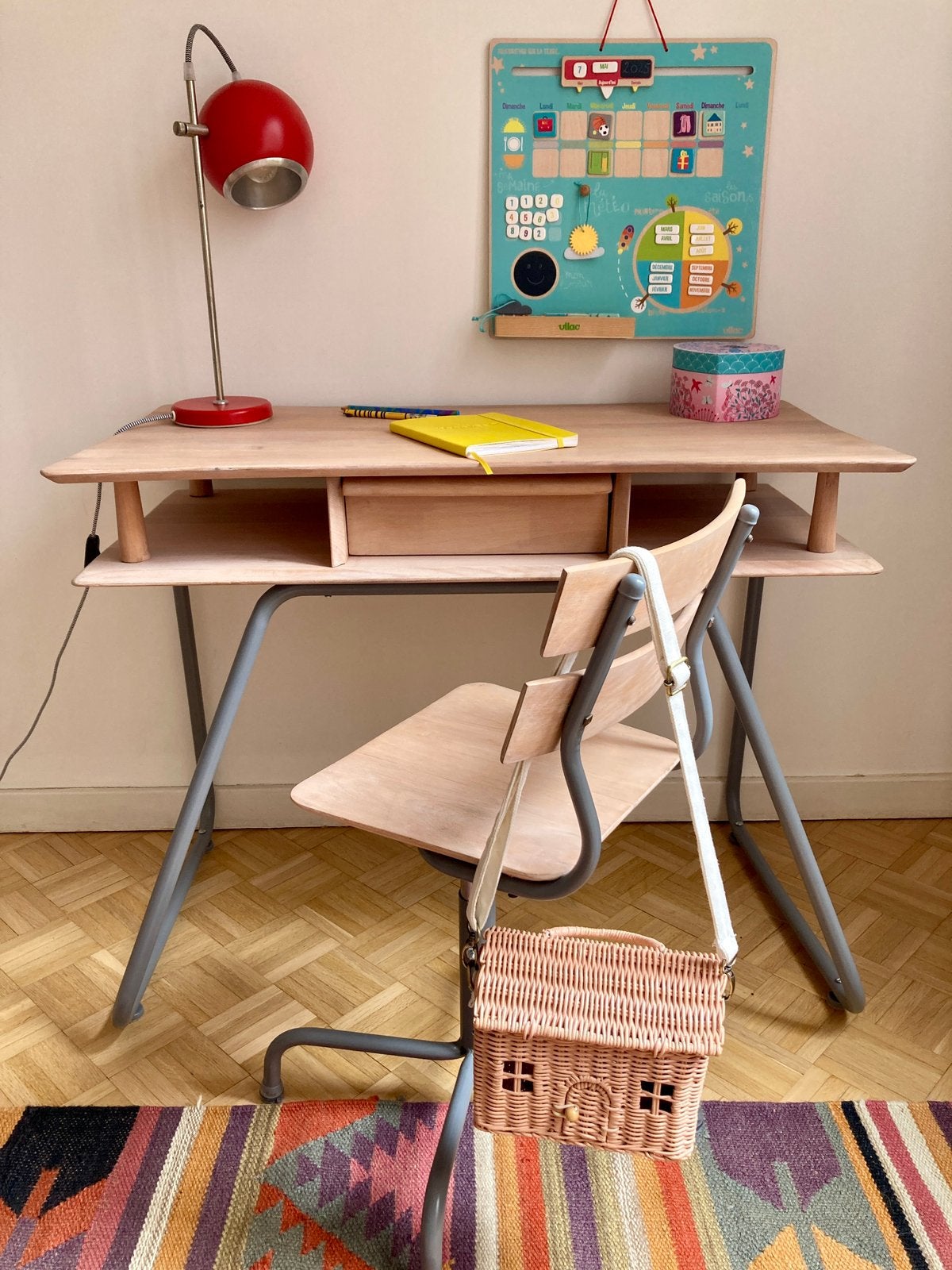 Bureau & chaise enfant, Tubax, design belge années 50, Maison & Meubles, 90 cm, Comme neuf, Enlèvement, Bois
