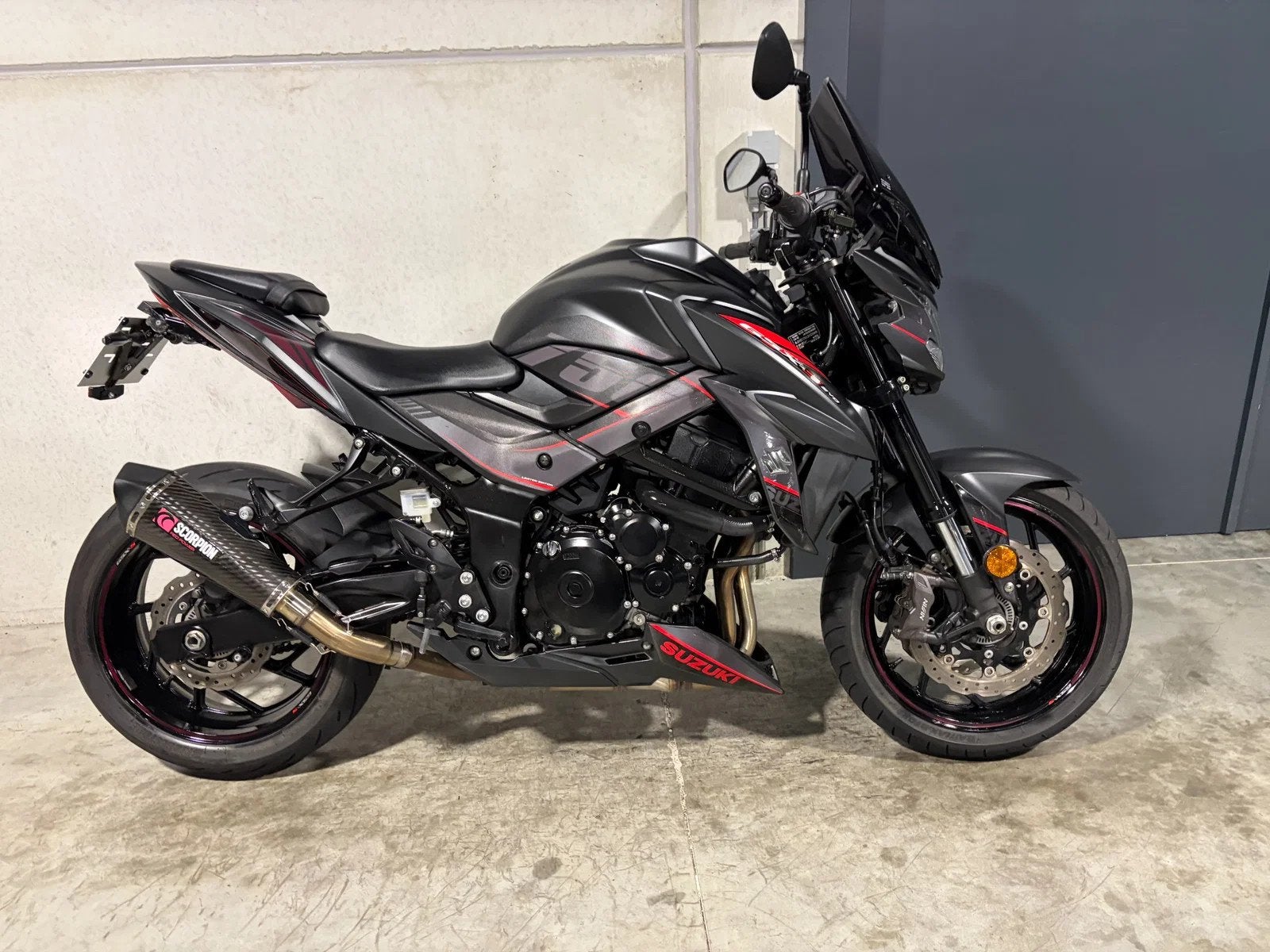 Suzuki GSX-S 750 EVO topnaked in sportief jasje (bj 2018), Motoren, 750 cc, Meer dan 35 kW, Overig, Handgeschakeld
