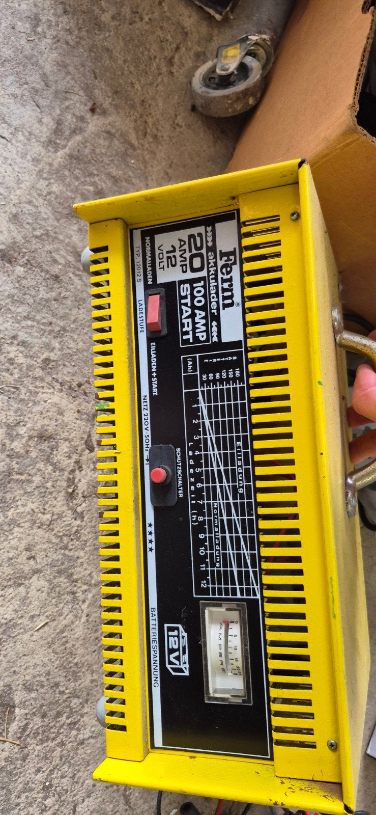 Ferm acculader met starthulp, Auto-onderdelen