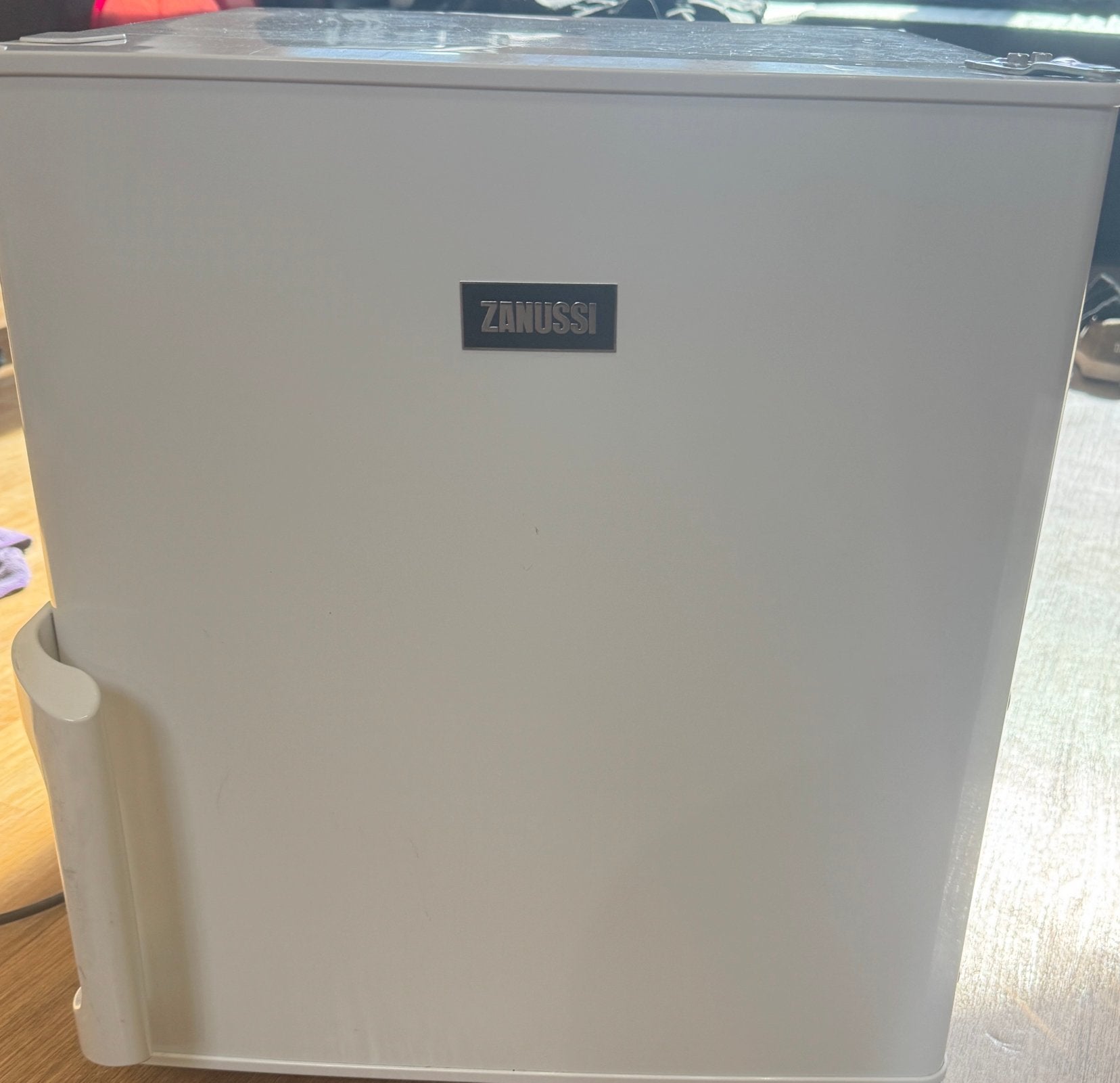 Congélateur zanussi 32L, Classe énergétique A ou plus économe, Enlèvement ou Envoi, 85 à 120 cm, 60 cm ou plus