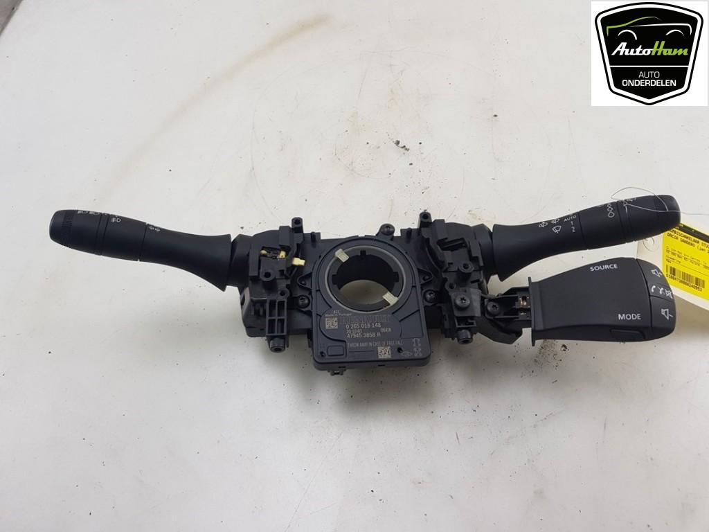COMBISCHAKELAAR STUUR Sandero III (|479453858R|255670975R|), Gebruikt, Dacia