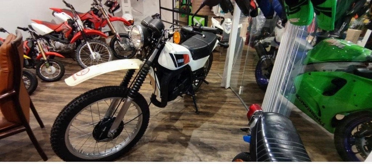 YAMAHA DT 400, Motos, Entreprise