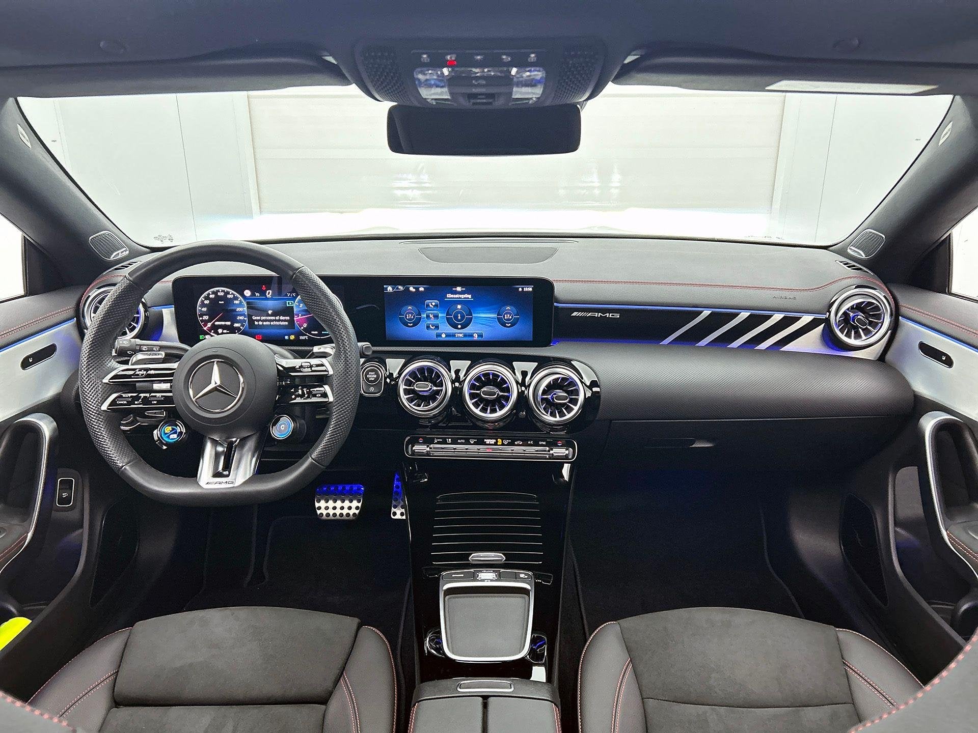Mercedes-Benz CLA-Klasse 35 4MATIC Shooting Brake AMG Line N, Automaat, CLA, Stof, 4 cilinders