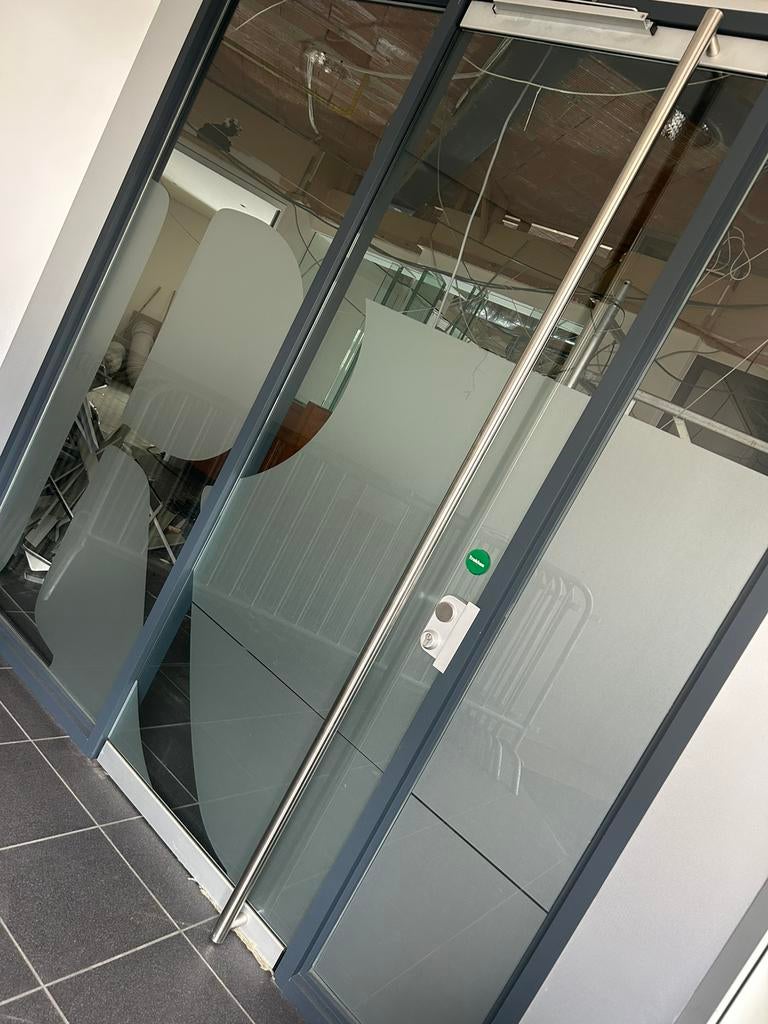 Glazen kantoorwand met deur – aluminium frame, Ophalen, Zo goed als nieuw, Aluminium