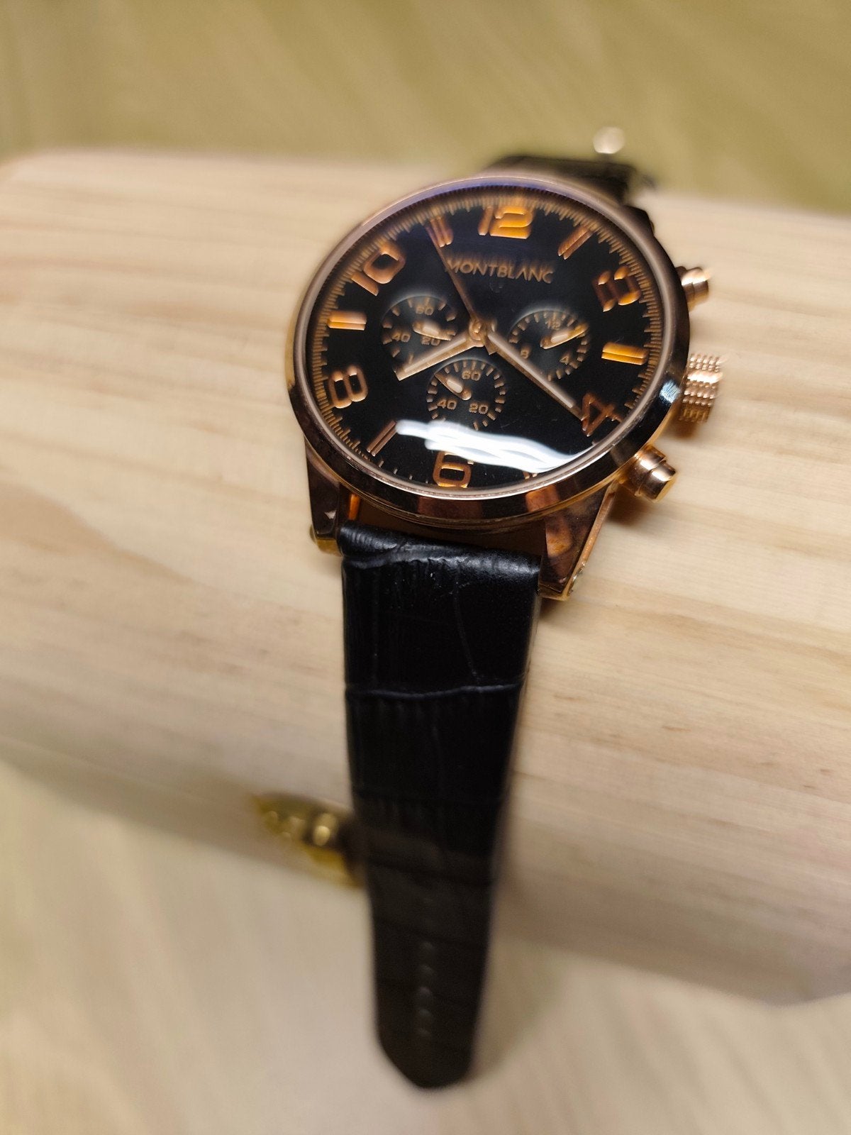 Montre homme représentant le modèle emblématique de Montblan, Montre-bracelet, Autres marques, Enlèvement ou Envoi, Cuir