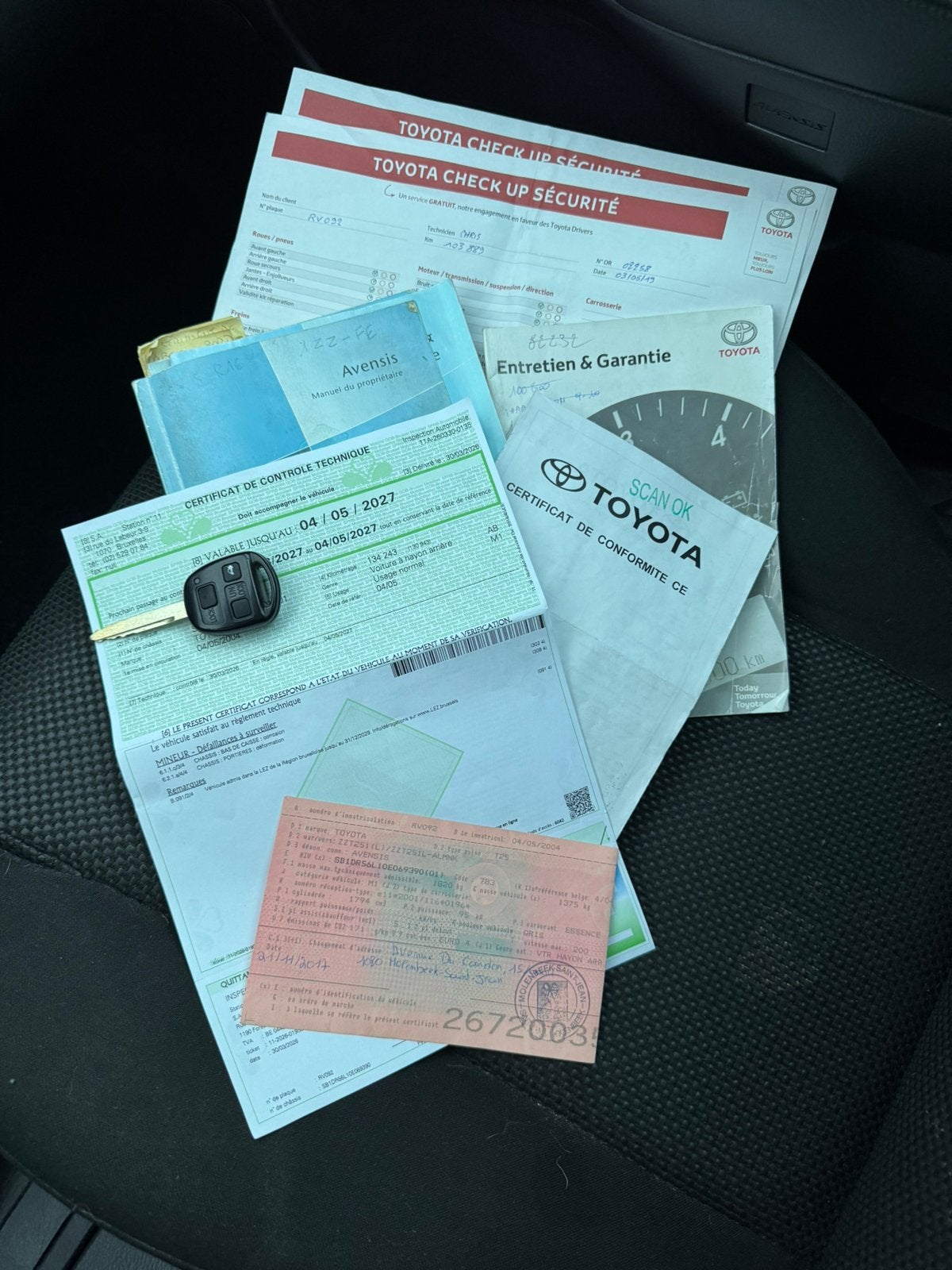 Te koop Toyota avensis Eerste eigenaar 1.8-16V Benzine, Auto's, Avensis, Handgeschakeld, 5 deurs, Particulier