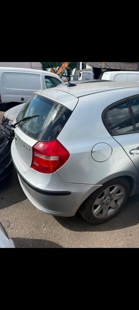 Voiture bmw 118tds, Autos, Argent ou Gris, Boîte manuelle, Noir, 5 portes