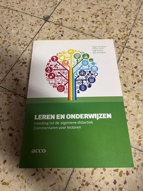 Boek Leren en onderwijzen - Roger Standaert e.a., Boeken, Ophalen of Verzenden, Gelezen
