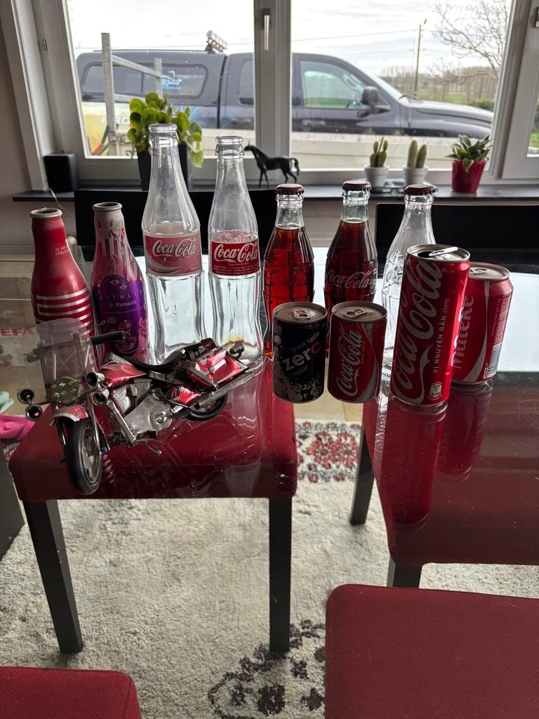 Coca-Cola verzamelset, Ophalen