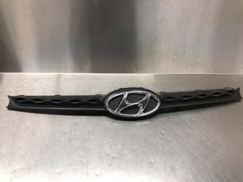 EMBLEEM Hyundai i10 (B5) (01-2013/06-2020) (|86351B9000|), Gebruikt, Hyundai