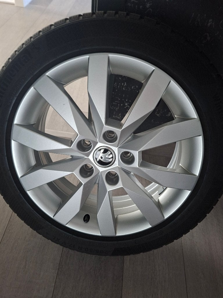 set 4 winterbanden continental 205/50R17V XL, Auto-onderdelen, Banden en Velgen, Ophalen, Gebruikt, Banden en Velgen, 17 inch