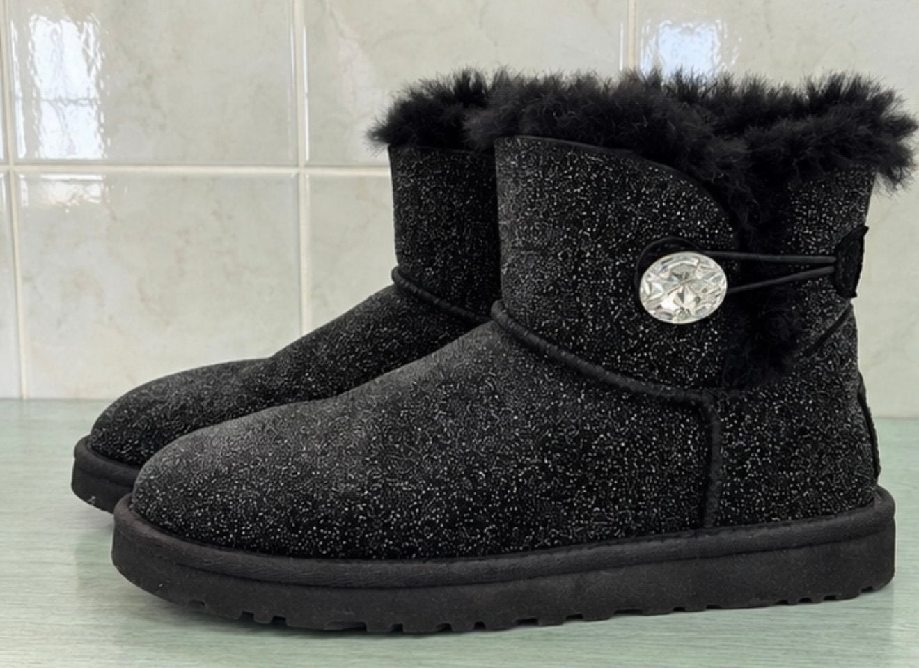 UGG noirs, Vêtements | Femmes, Enlèvement ou Envoi, Comme neuf