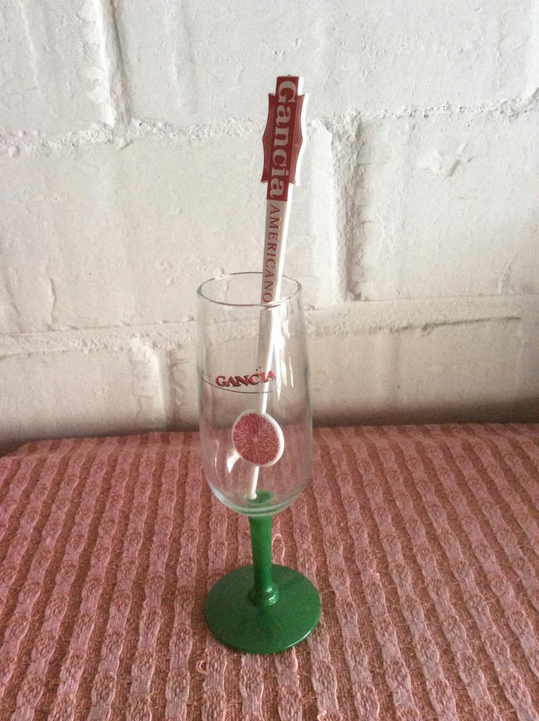 Gancia met bijpassend roerstaafje, Ophalen, Zo goed als nieuw, Borrel- of Shotglas