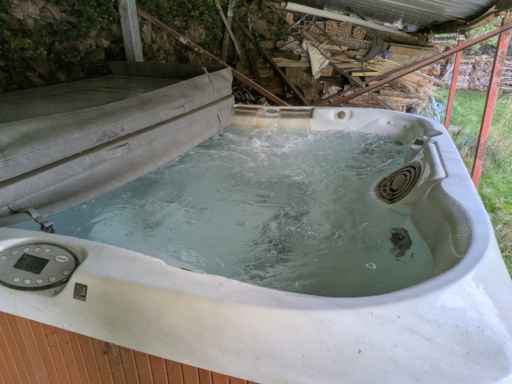 Jacuzzi J-365, Enlèvement, Utilisé, Couverture, Fixé