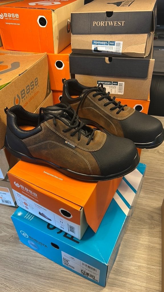 Bruine lage schoenen met ijzeren tip maat 45, Enlèvement