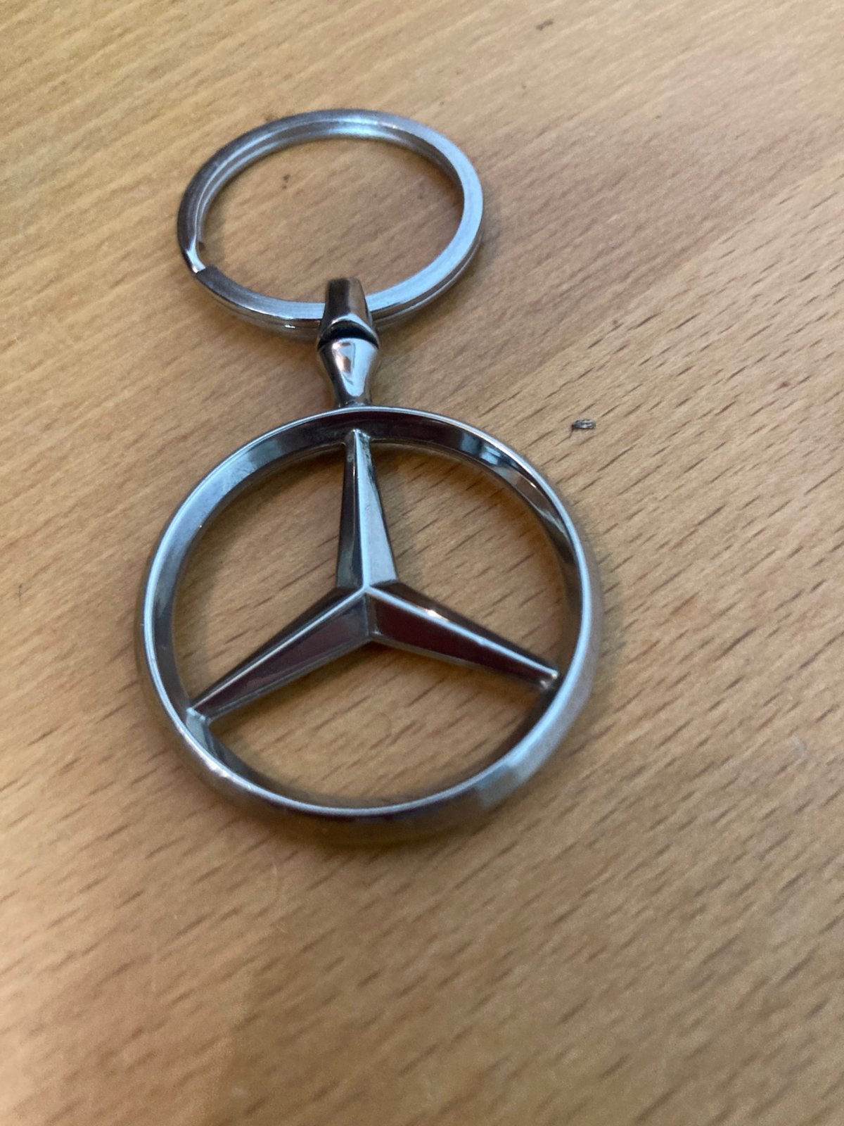 MERCEDES sleutelhanger, Verzamelen, Sleutelhangers, Ophalen of Verzenden, Zo goed als nieuw