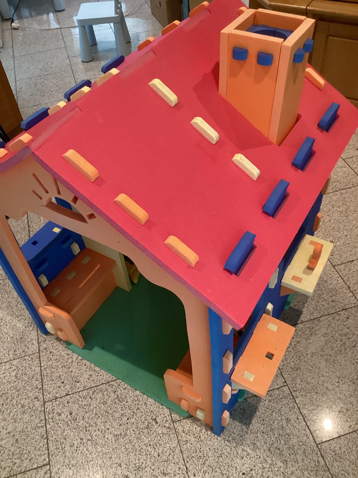 Speelhuisje voor binnen 1 meter hoog .weerszijden ingang, Kinderen en Baby's, Speelgoed | Buiten | Speelhuisjes, Ophalen, Zo goed als nieuw