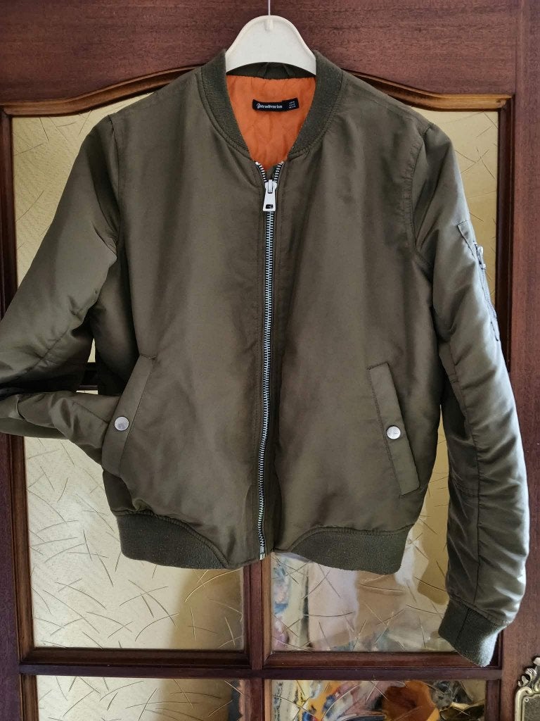 khaki bomberjack / vest Stradivarius Maat M, Maat 38/40 (M), Overige kleuren, Ophalen of Verzenden, Stradivarius
