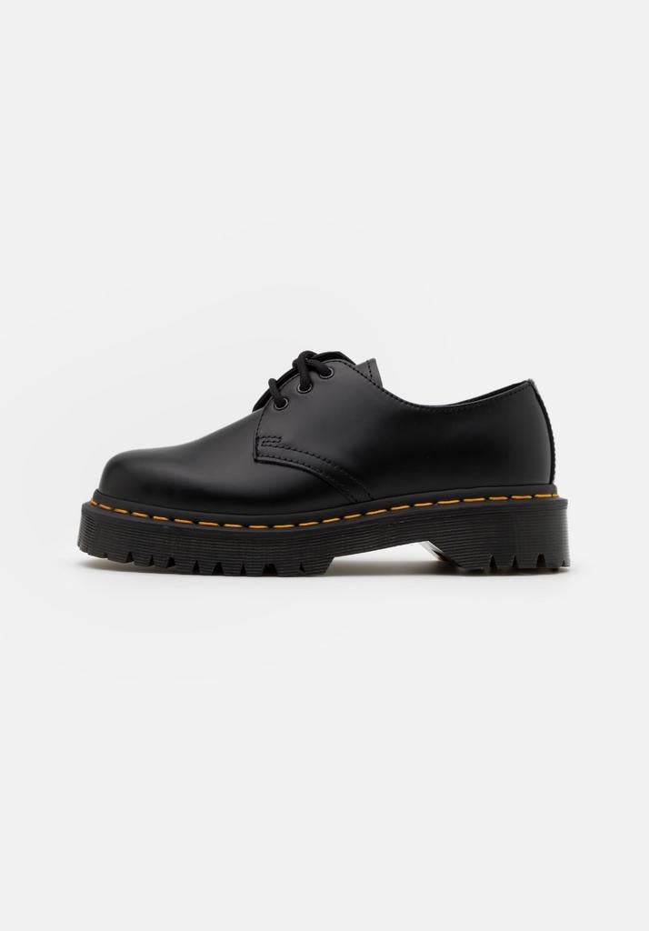 Dr. Martens - sportieve veterschoen - black smooth, Zwart, Ophalen of Verzenden, Zo goed als nieuw, Veterschoenen