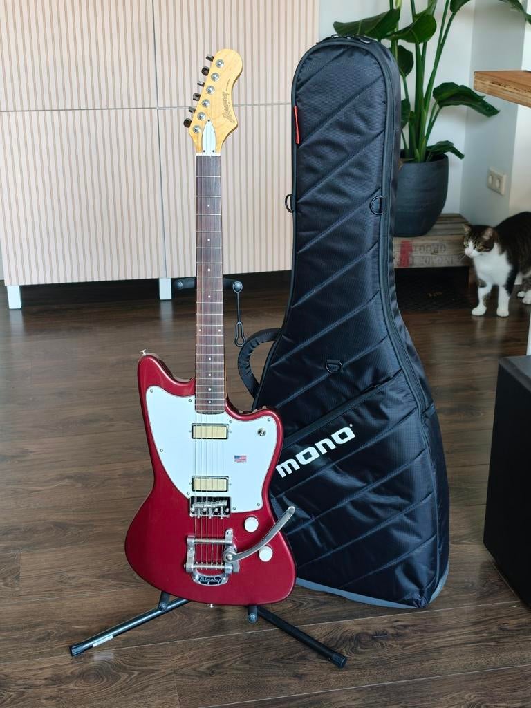 Harmony Silhouette Bigsby Burgundy Red met Mono gigbag, Muziek en Instrumenten, Ophalen, Zo goed als nieuw, Solid body, Overige merken