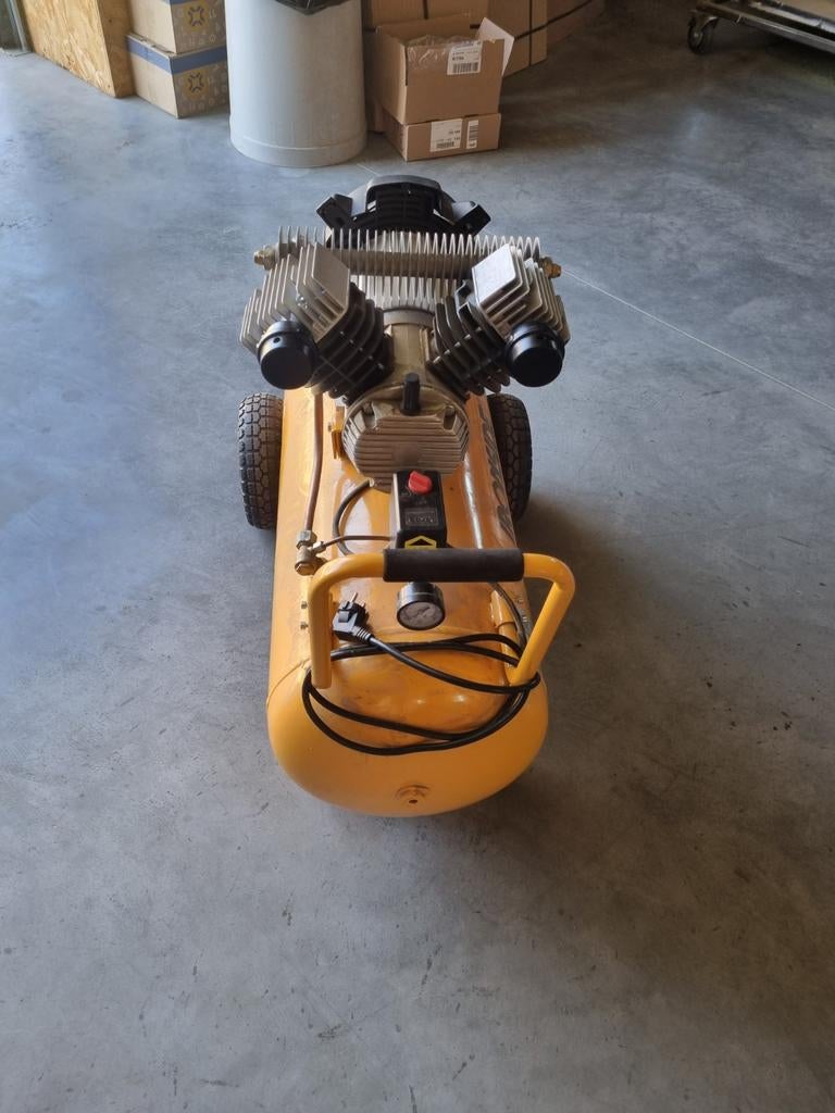 Compressor voor onderdelen  Ironside LM 90-350, Doe-het-zelf en Bouw, Ophalen