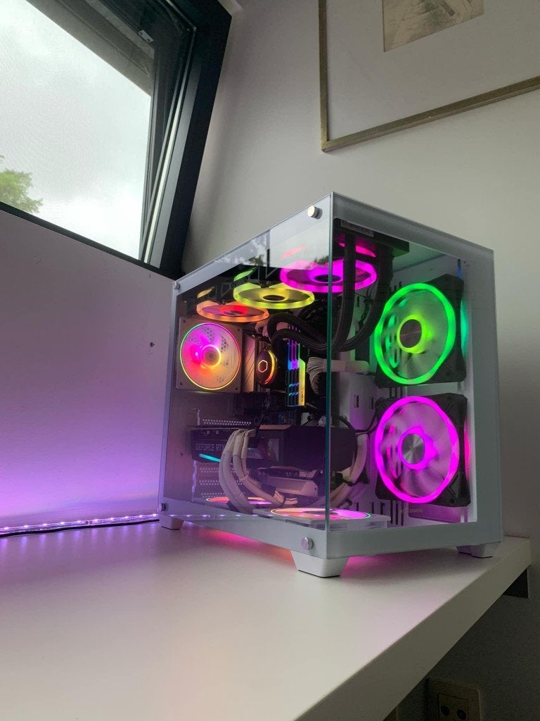 Prachtige INTEL CORE I9 RGB Gaming Pc (RTX 3070 , 32GB, 2TB), Computers en Software, Desktop Pc's, Refurbished, 3 tot 4 Ghz, SSD