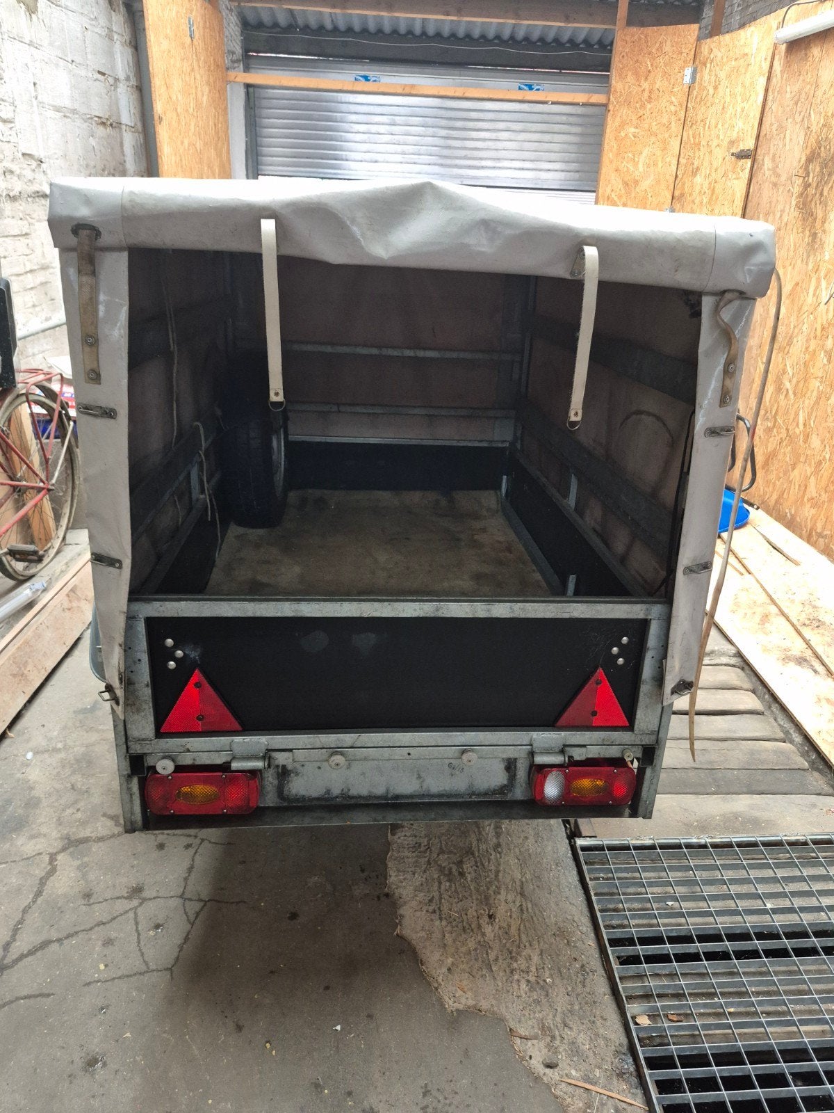 2 remorque ( 1 bâché et 1 pour chien ), Autos : Divers, Enlèvement, Utilisé