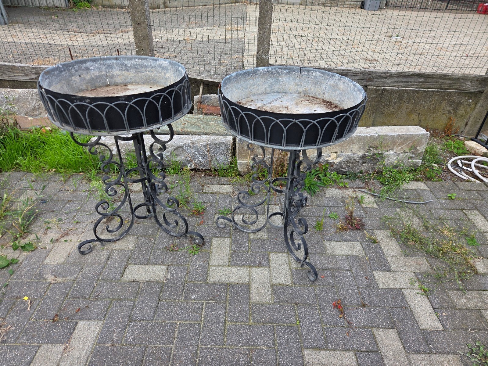 2 ijzere bloembakken met zink, Ophalen