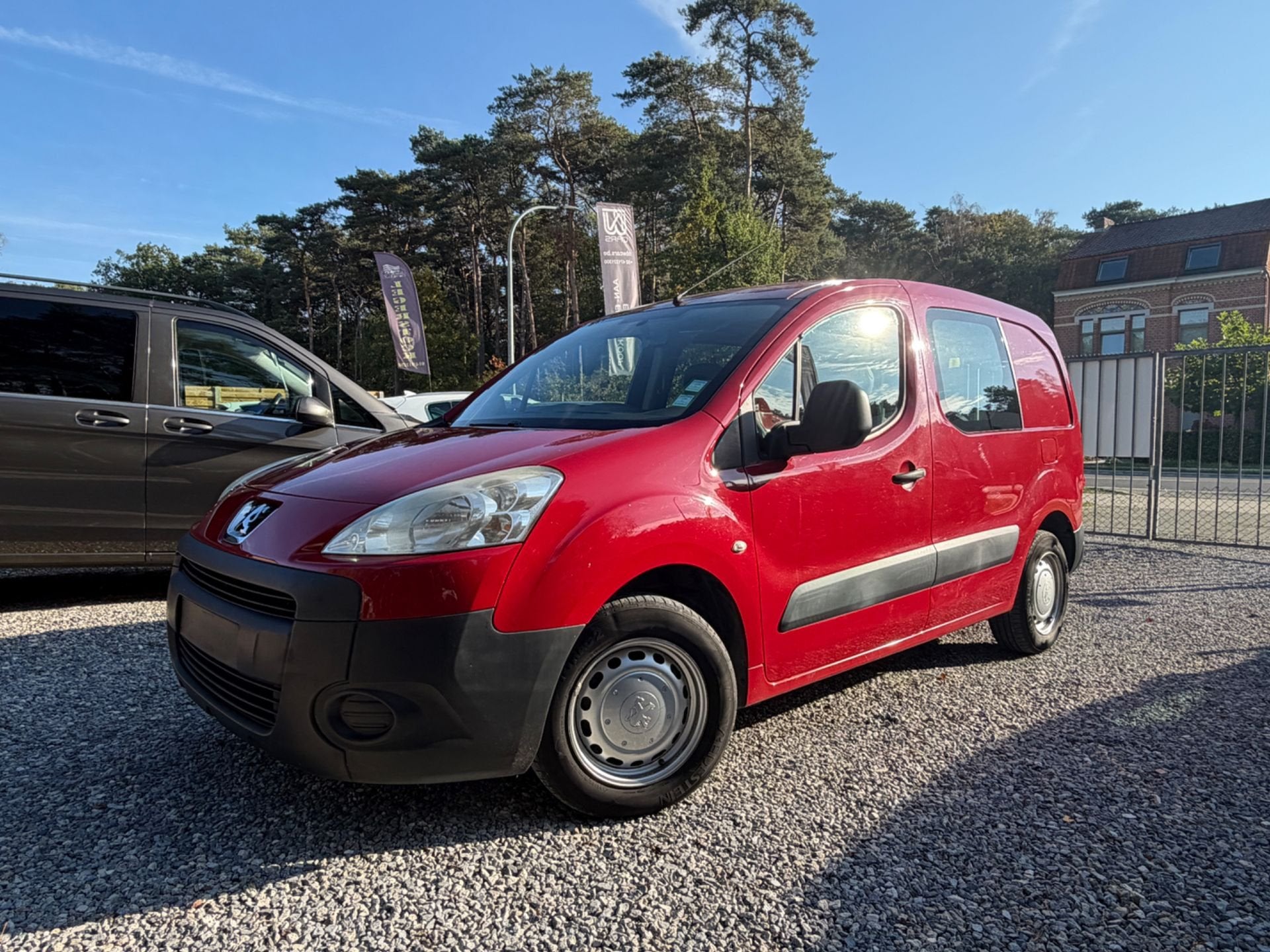 Peugeot Partner 1.6 HDI EURO4 '11 2zitpl. +12M GARANTIE, Autos, Rouge, Achat, 2 places, Euro 4